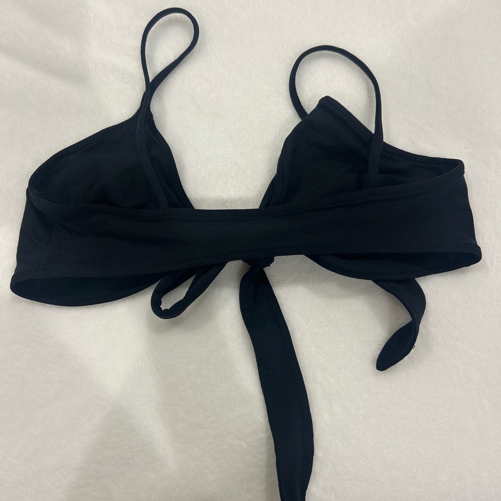 Black bikini top with tie - perfect for summer

Frankie’s for activity <3 - Picture 7 of 7